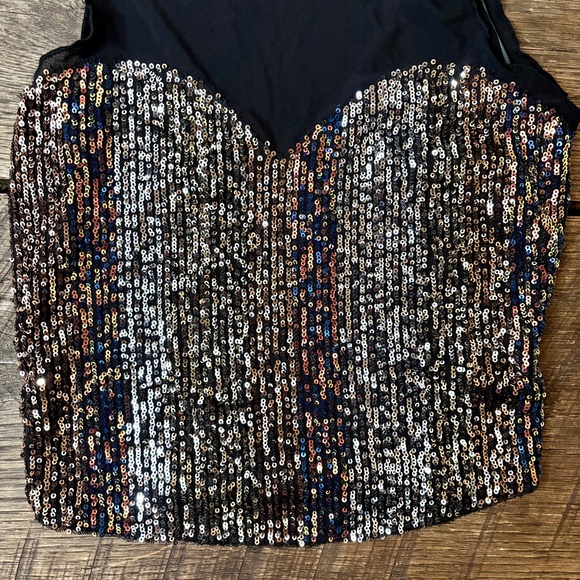 Davi & Dani Black Sequin Mesh Top Short Sleeve Heart Neckline New Years Sparkle - Picture 2 of 8